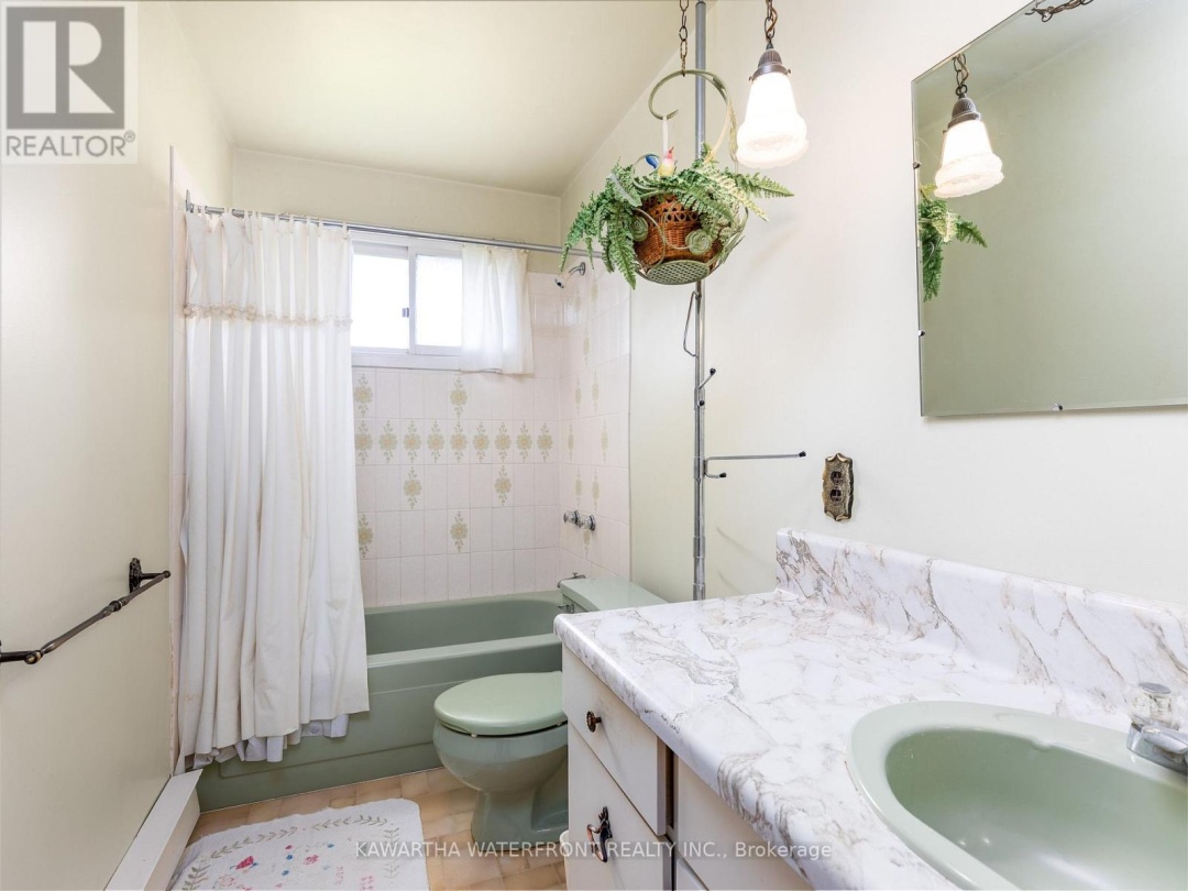 7 REID'S ROAD, Sturgeon Lake