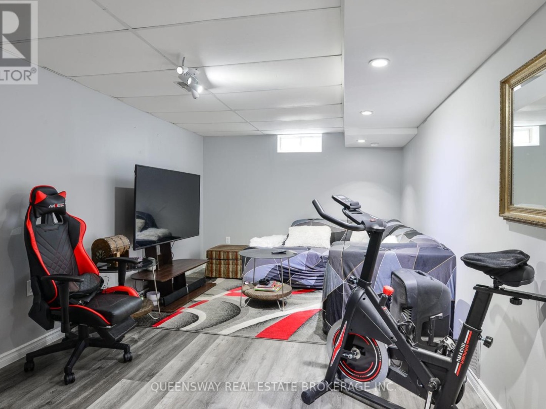 10 LEWIS DRIVE, Orillia