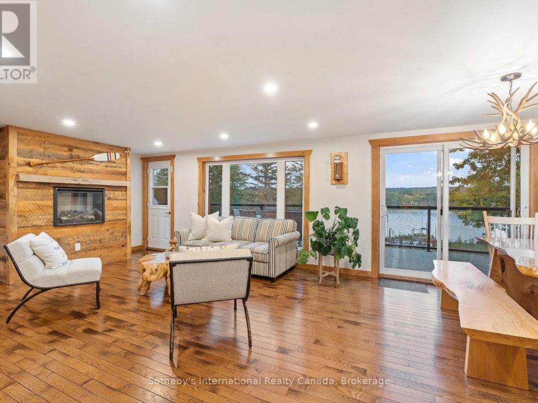 1111 MAPLEHURST DRIVE, Peninsula Lake