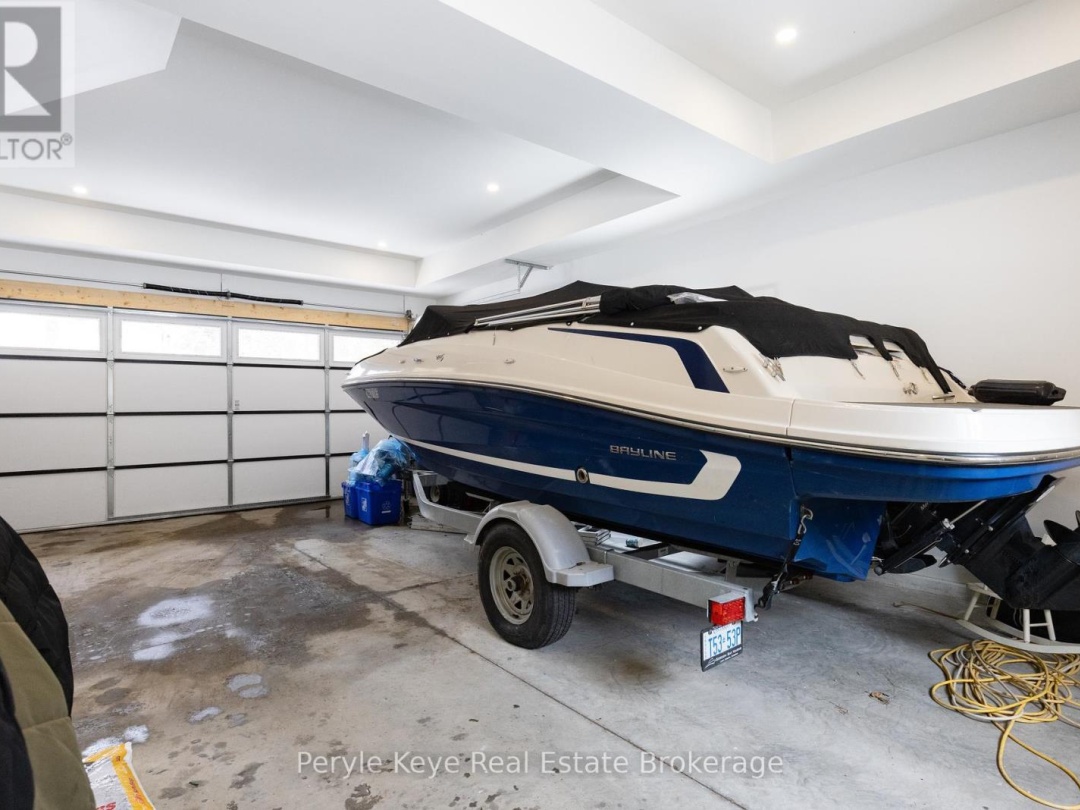 1290 CEDAR LANE, Bracebridge (Macaulay)