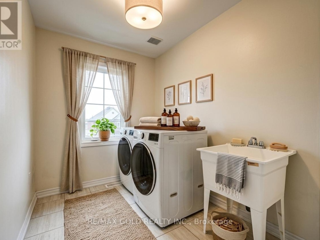 84 ATLANTIS DRIVE W, Orillia