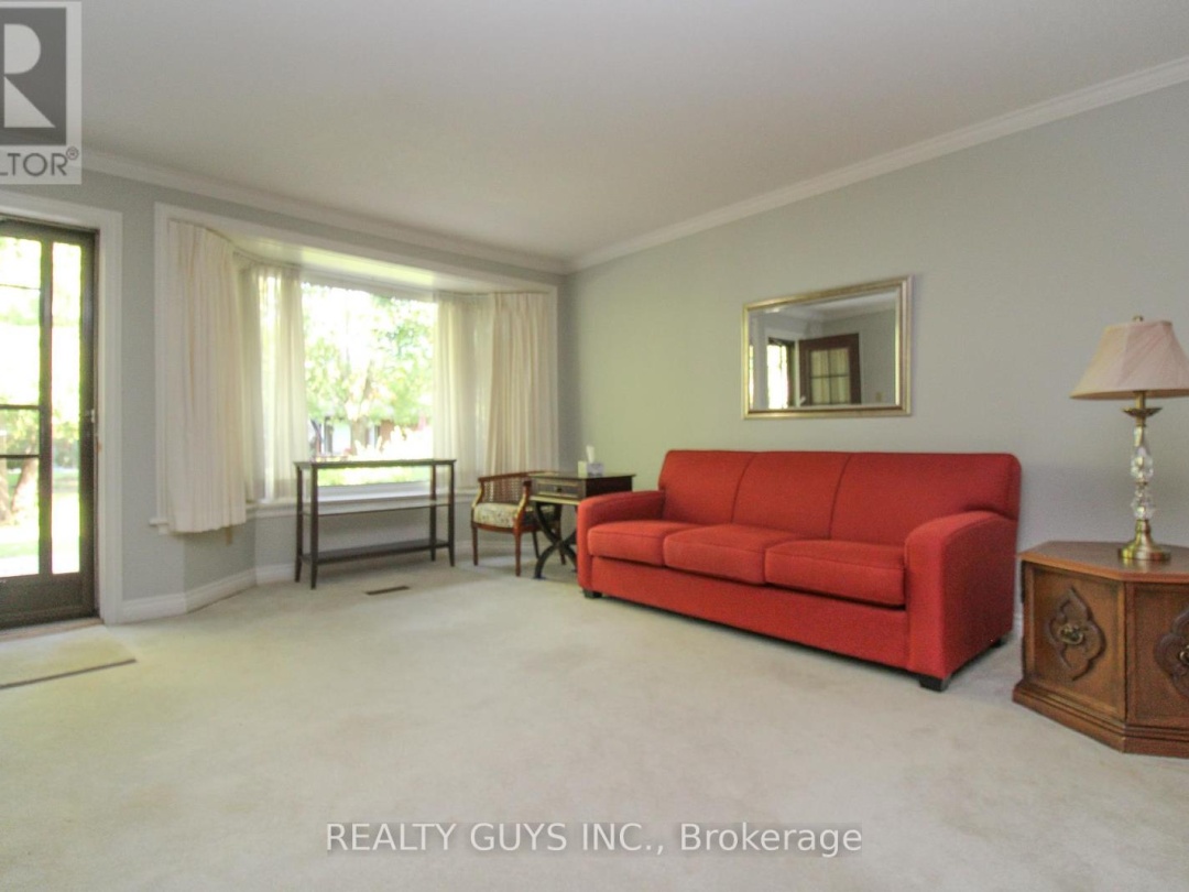 #204 - 200 EAST STREET S, 