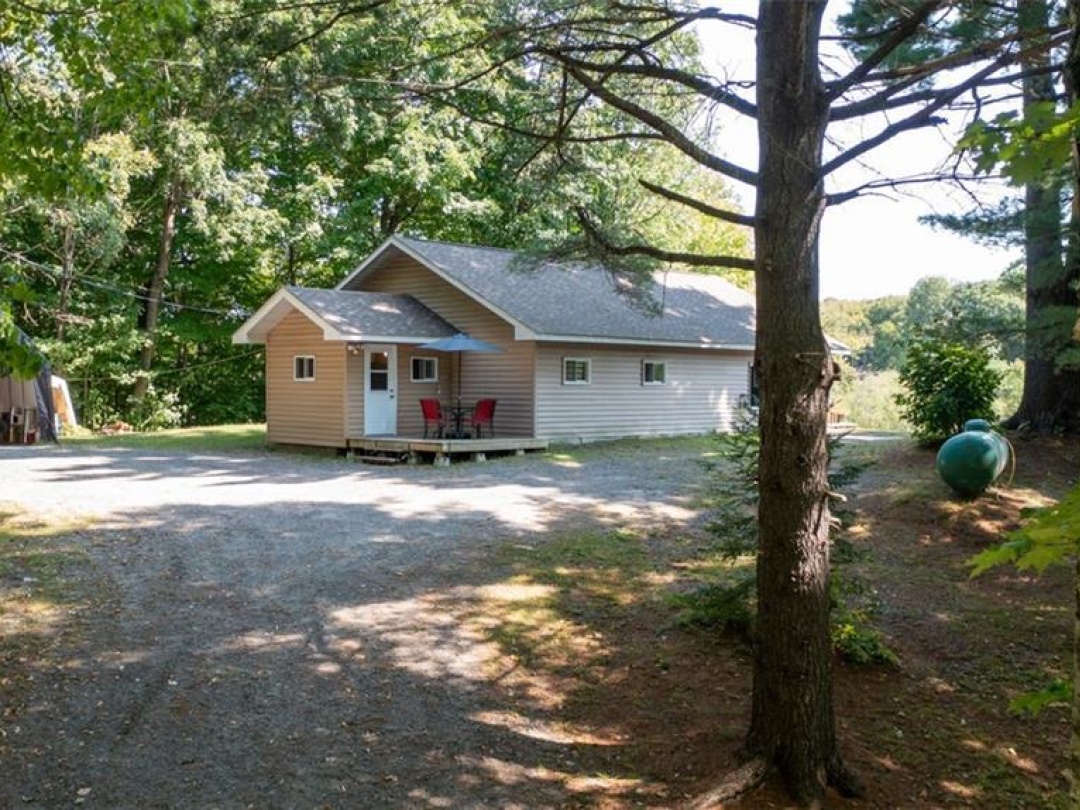 7 Blackstone Lake Road, Blackstone Lake