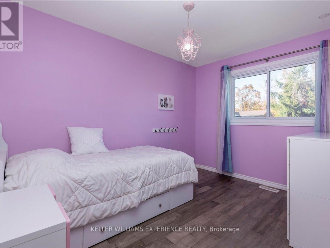 35 CHAMPLAIN CRESCENT, 