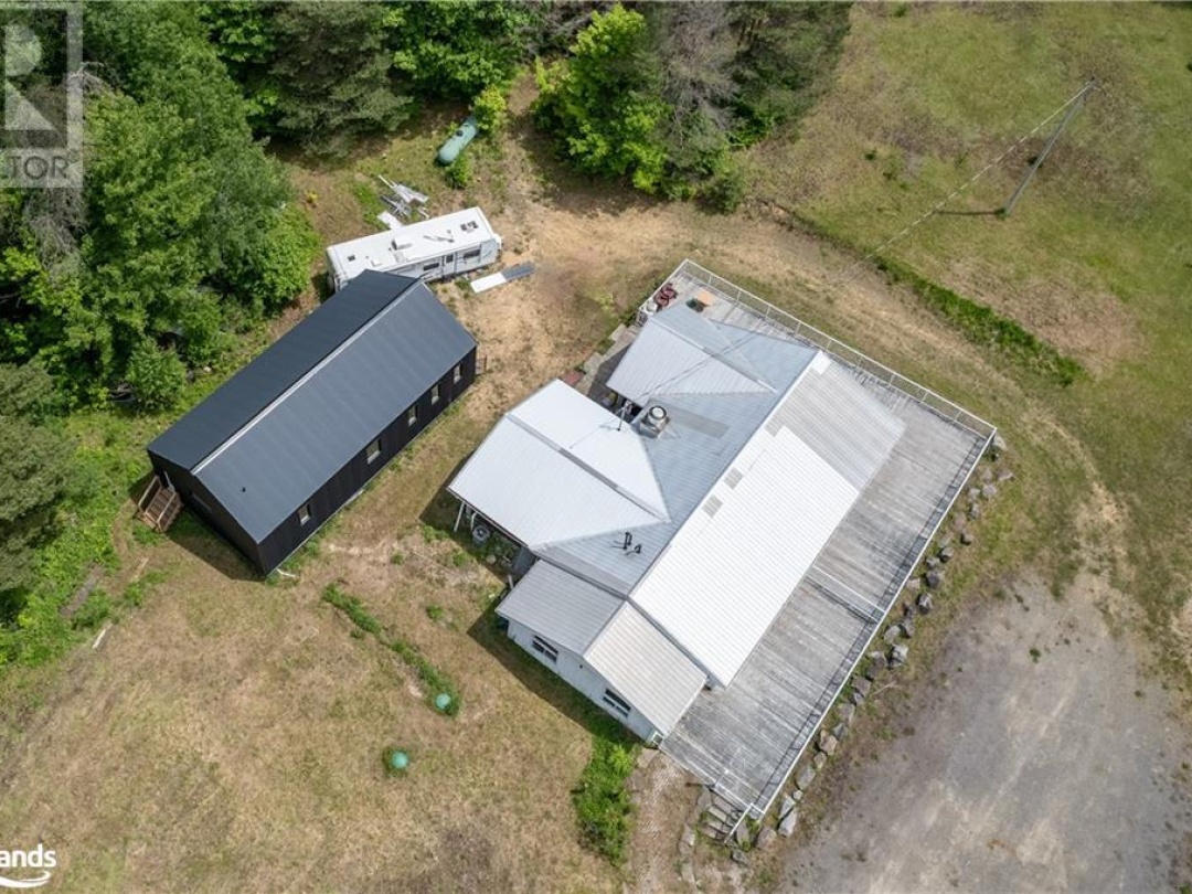 2186 Highway 141, Utterson