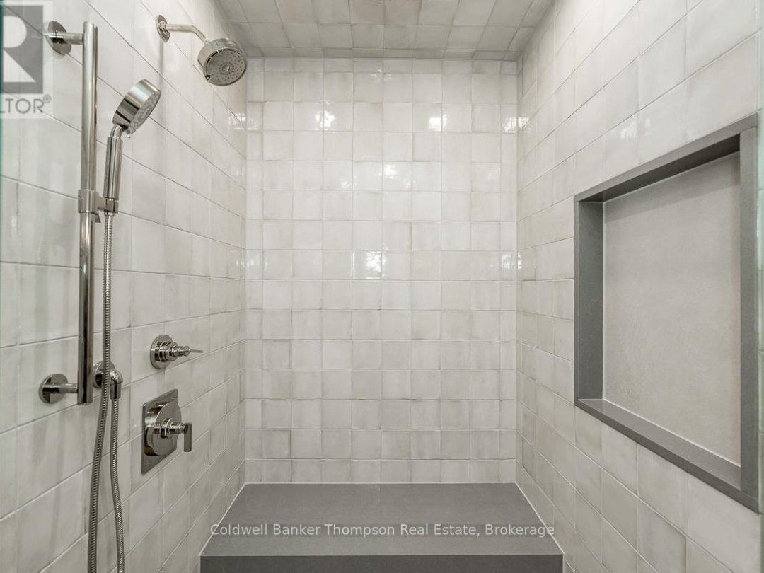 11 GLEN EAGLE COURT, Huntsville (Chaffey)
