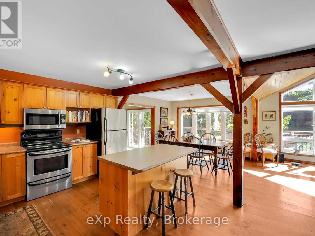 2978 KASHAGAWIGAMOG LAKE ROAD, 