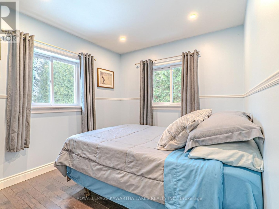 63 ROBINSON AVENUE, Mitchell Lake