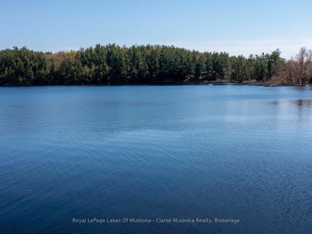 525 HIAWATHA ROAD, Gibson Lake