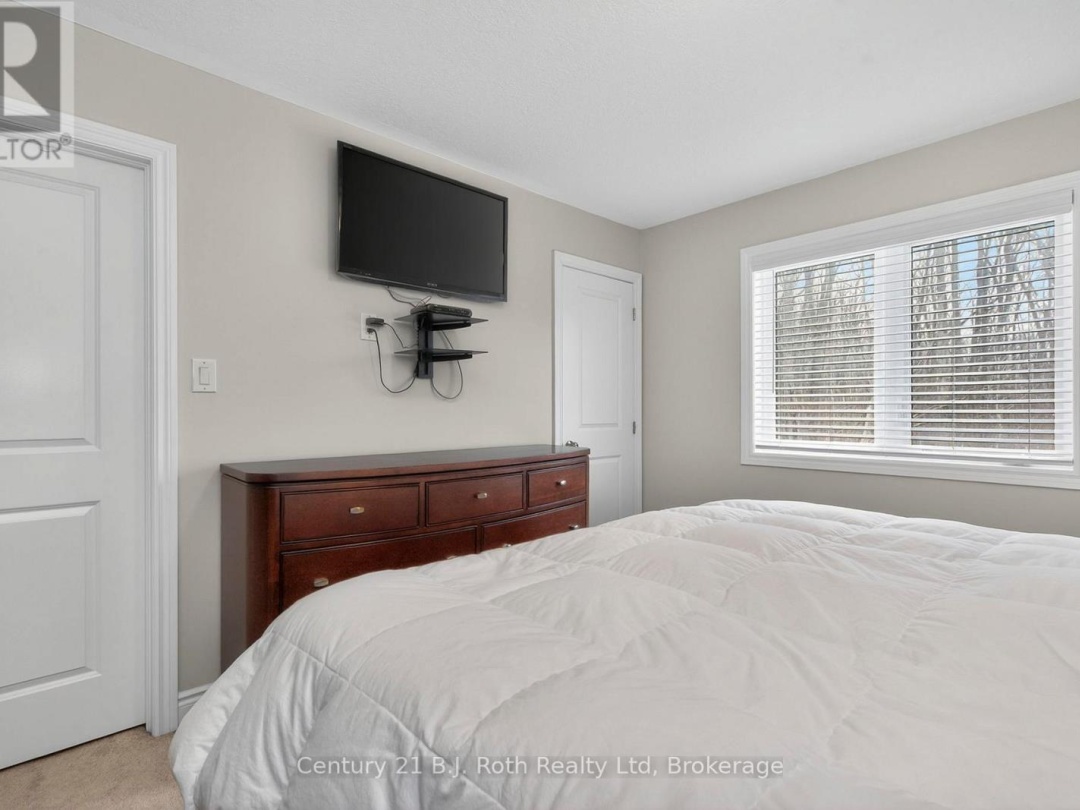 54 RALPH DALTON BOULEVARD, Tay (Victoria Harbour)