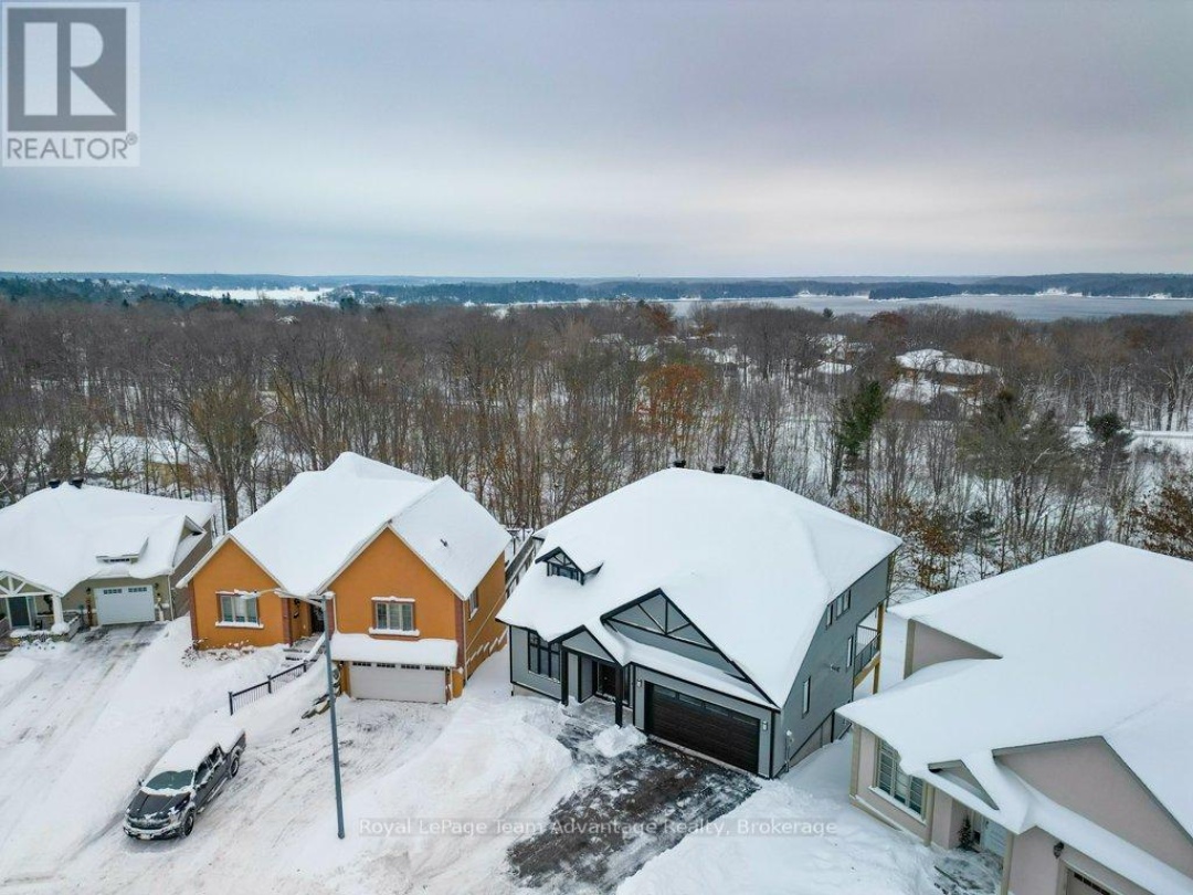 18 AVERY COURT, Parry Sound