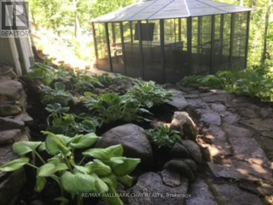 3285 ROCKCLIFFE COURT, Gloucester Pool