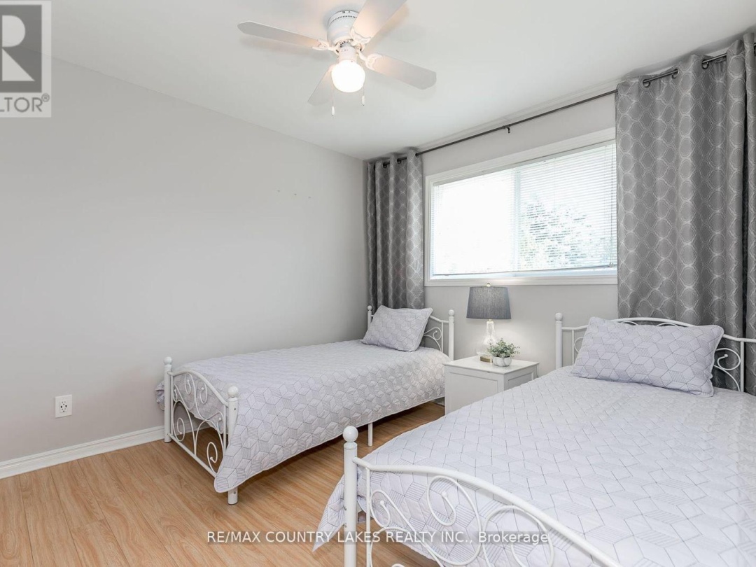 47 LAKE AVENUE, Lake Simcoe