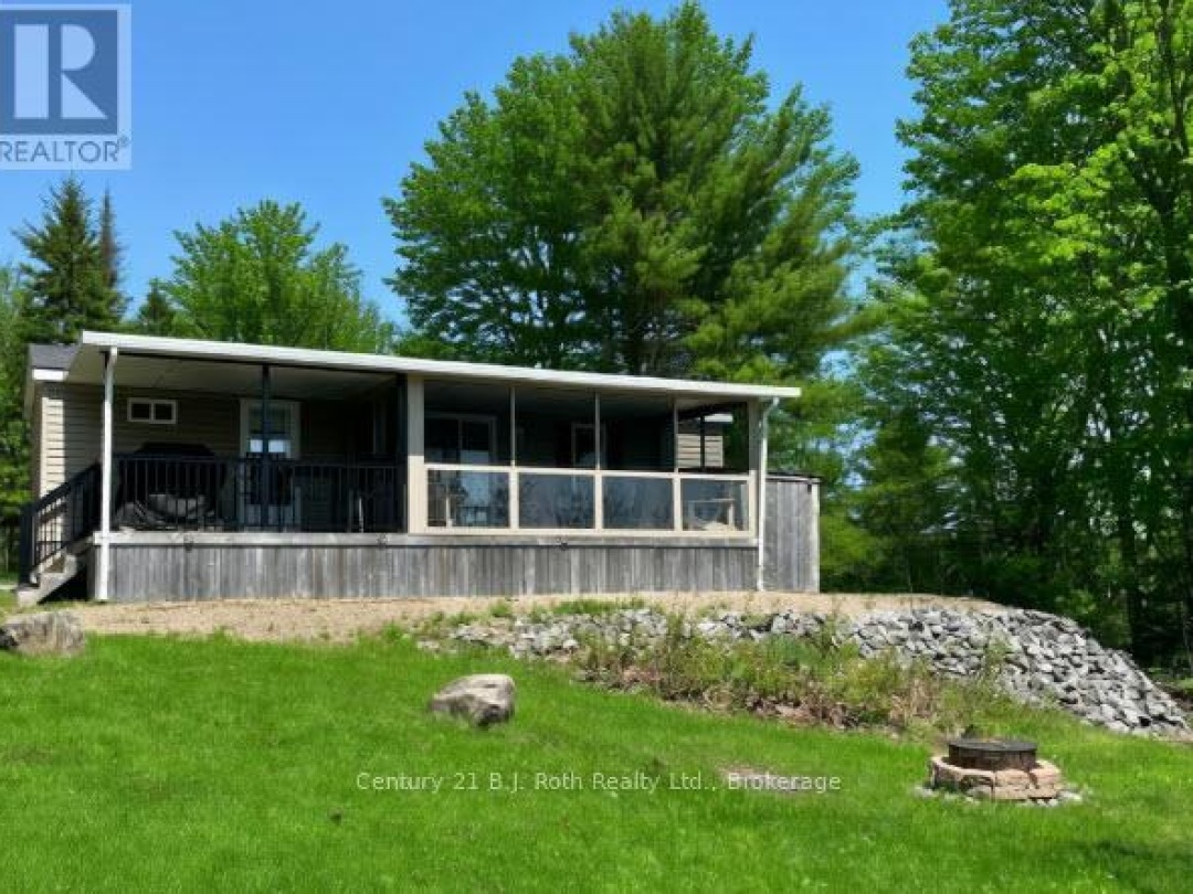 712 POPLAR CRESCENT, Bonnie Lake