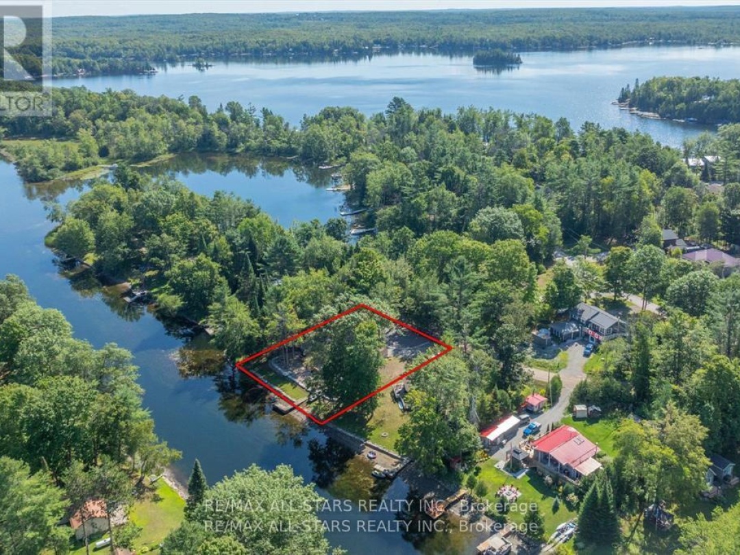 11 LITTLE BAY DRIVE, Gull River