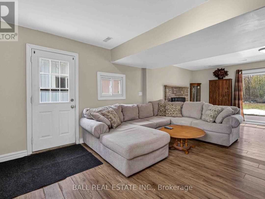 166 VICTORIA DRIVE, Sturgeon Lake