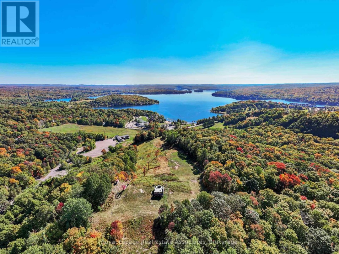 16 - 1581 HIDDEN VALLEY ROAD, 