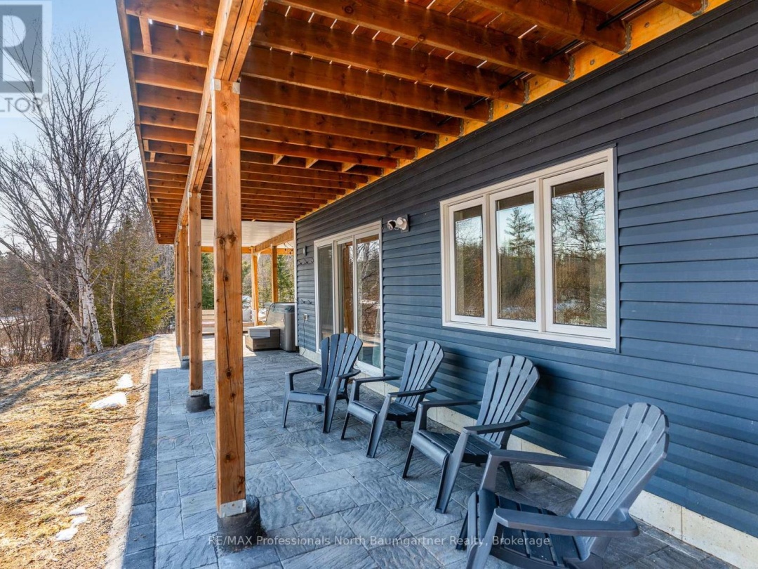 4318 GLAMORGAN ROAD, Haas Lake