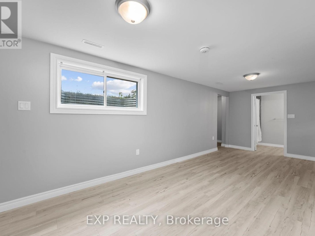 143 WESTMOUNT DRIVE N, 