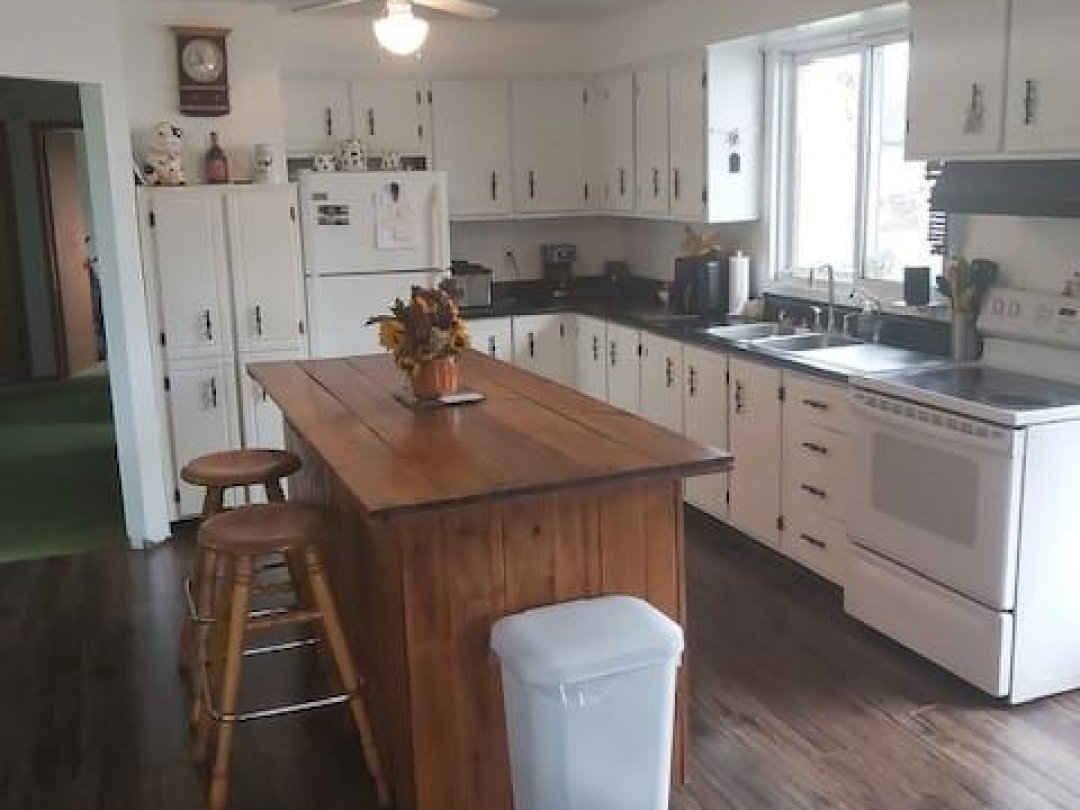 940 PORTAGE ROAD, 