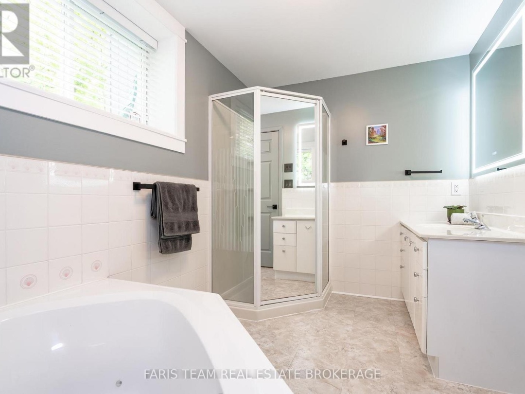 30 BOURGEOIS BEACH ROAD, Tay (Victoria Harbour)