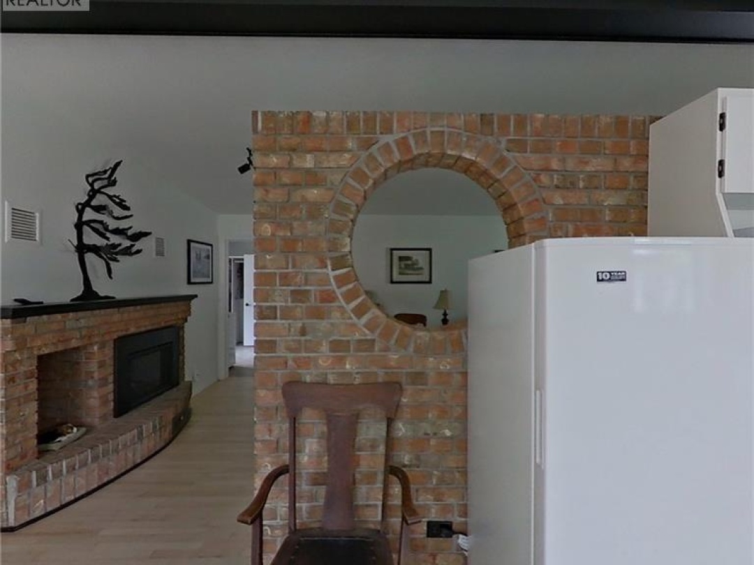 4 MAYPARK Drive, 