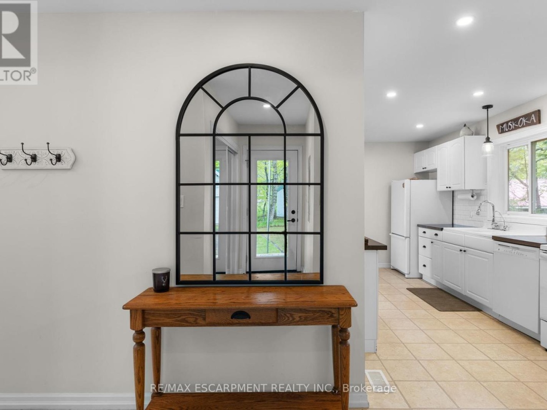 3 - 1166 NORTH SHORE DRIVE, 