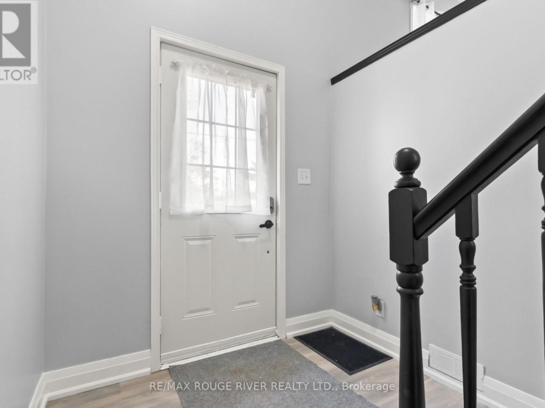 495 LAKELAND CRESCENT, 