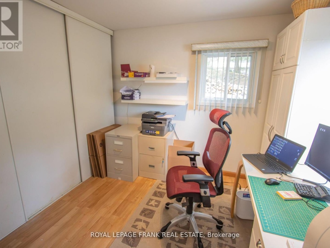 1070 TOWERING OAKS TRAIL, 