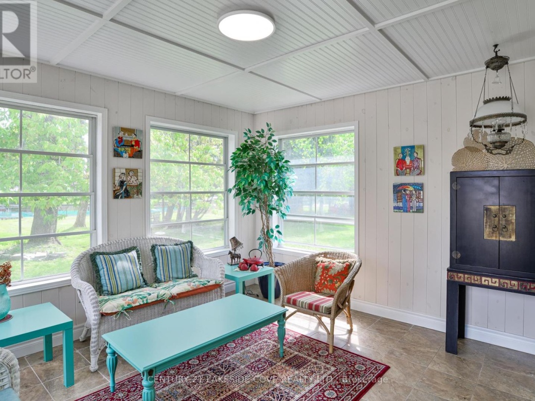 9 PINETREE COURT, 