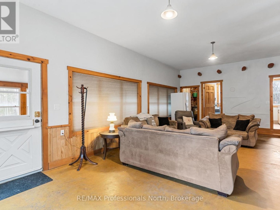 1127 BOBCAYGEON ROAD, Minden Hills (Anson)