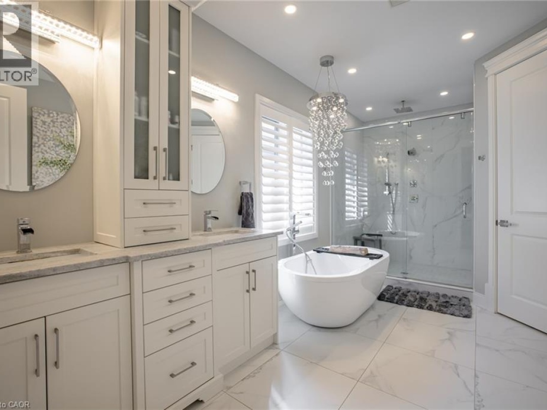 4 LOCKMAN Drive, Ancaster