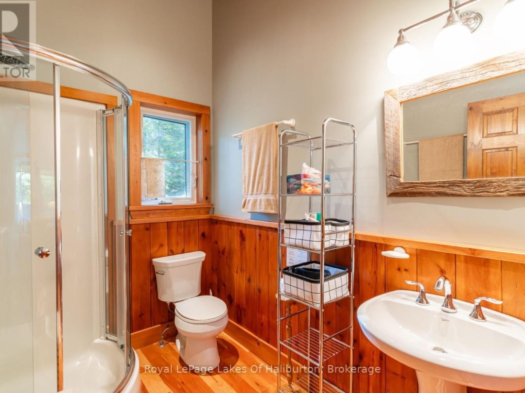 1070 FRANK'S LANE, Maple Lake