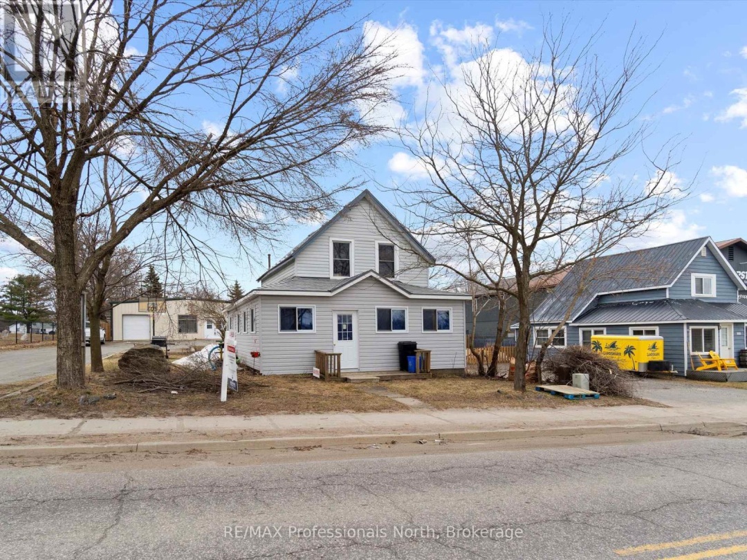 950 MUSKOKA ROAD S, Gravenhurst (Muskoka (S))