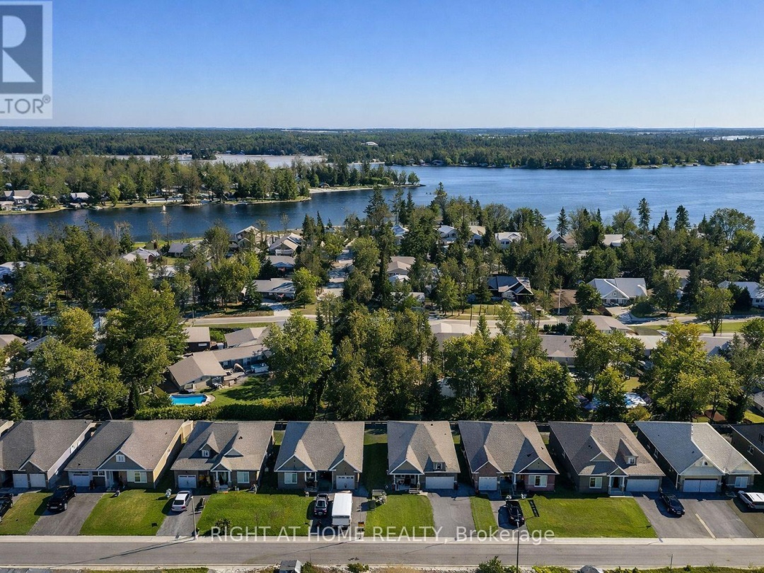 239 FRONT STREET W, Kawartha Lakes (Bobcaygeon)