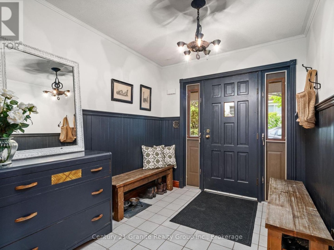 8 BEND STREET, Kawartha Lakes (Kinmount)