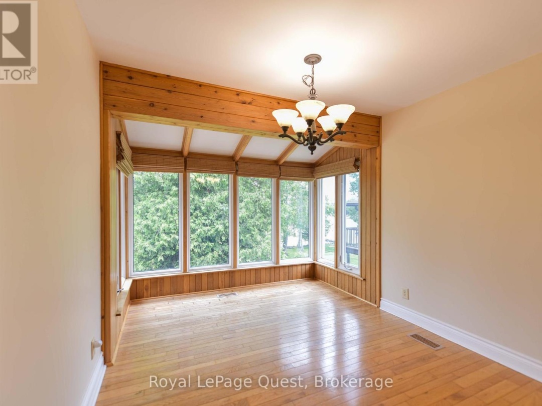 27 HEYDEN AVENUE, Lake Simcoe