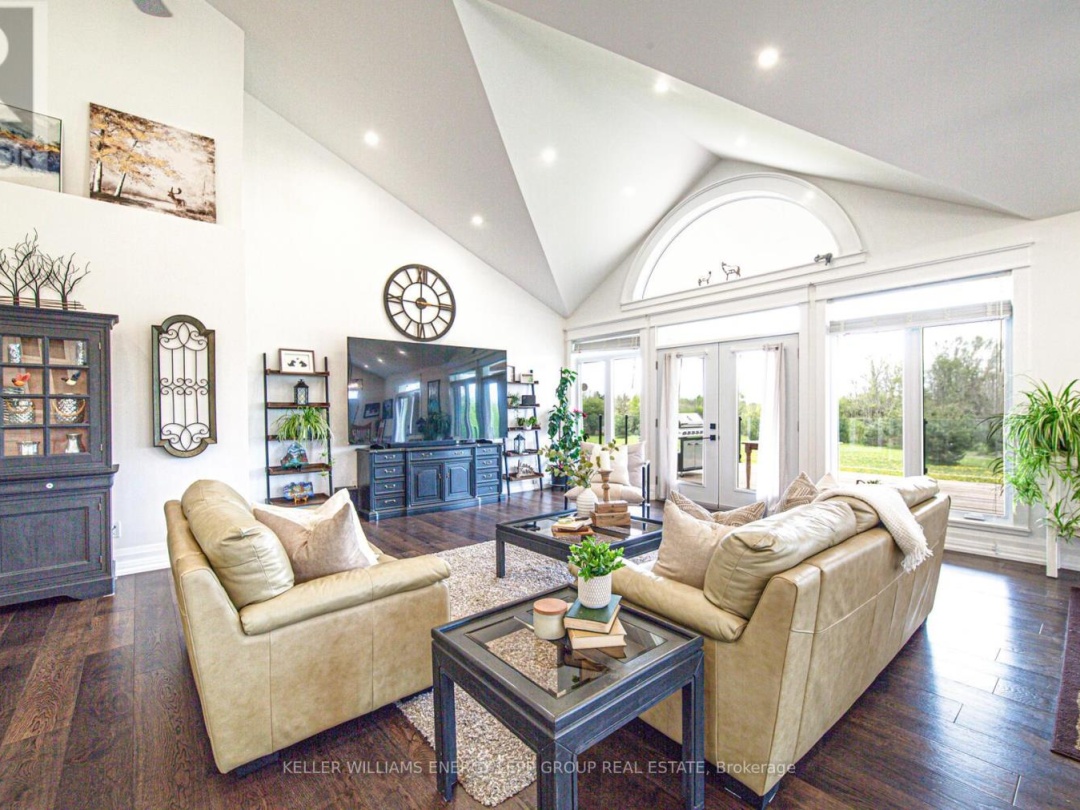 44 Ball Point Road, Kawartha Lakes (Mariposa)