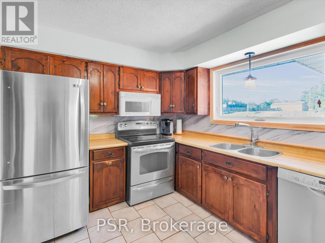 1016 KAHSHE LAKE ROAD S, 