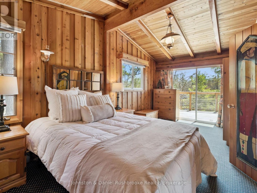 1052 NORTH SUNSET BAY ROAD, Lake Muskoka