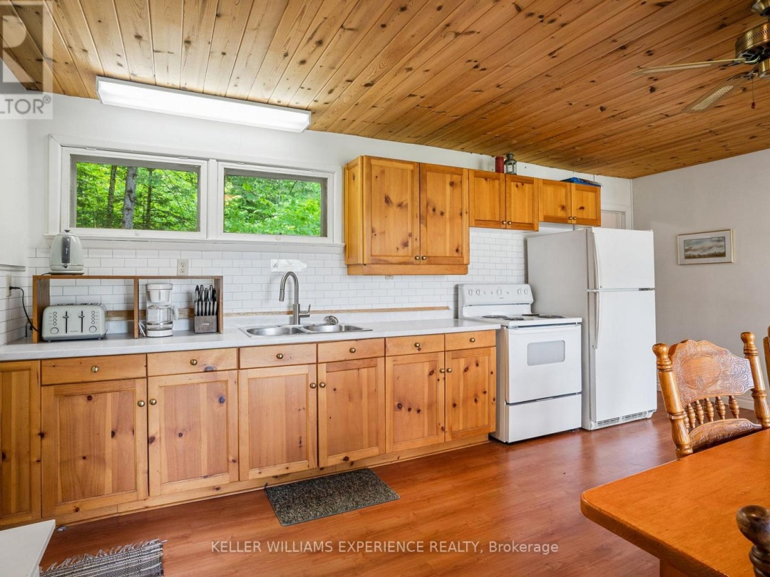 1049 ELSIE BAY DRIVE, Horseshoe Lake