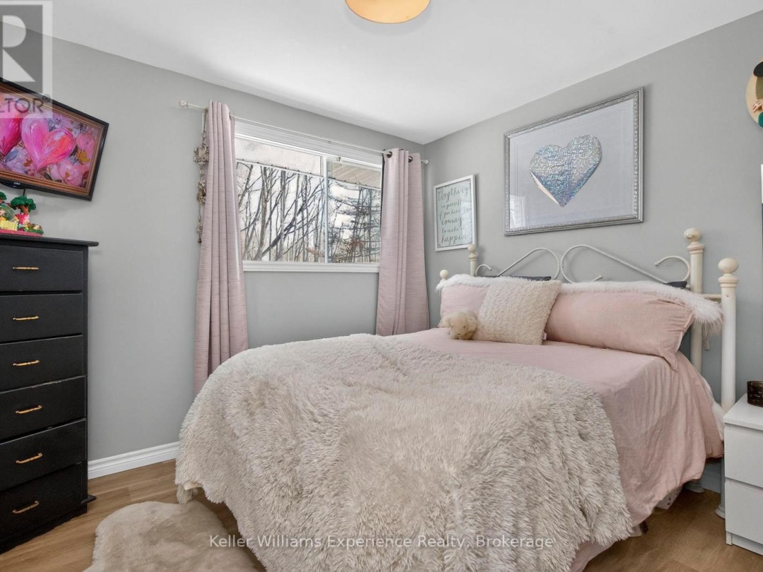 229 MOUNTAIN AVENUE, Tay (Waubaushene)
