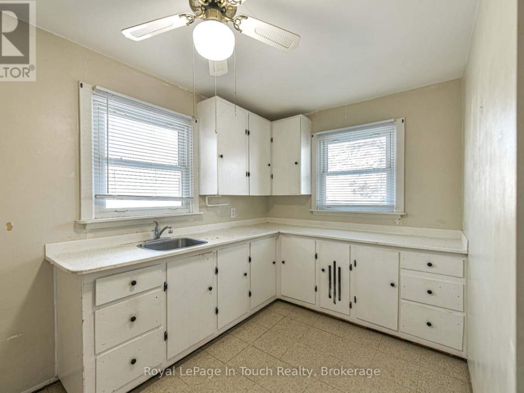 95 WESTMOUNT DRIVE N, 