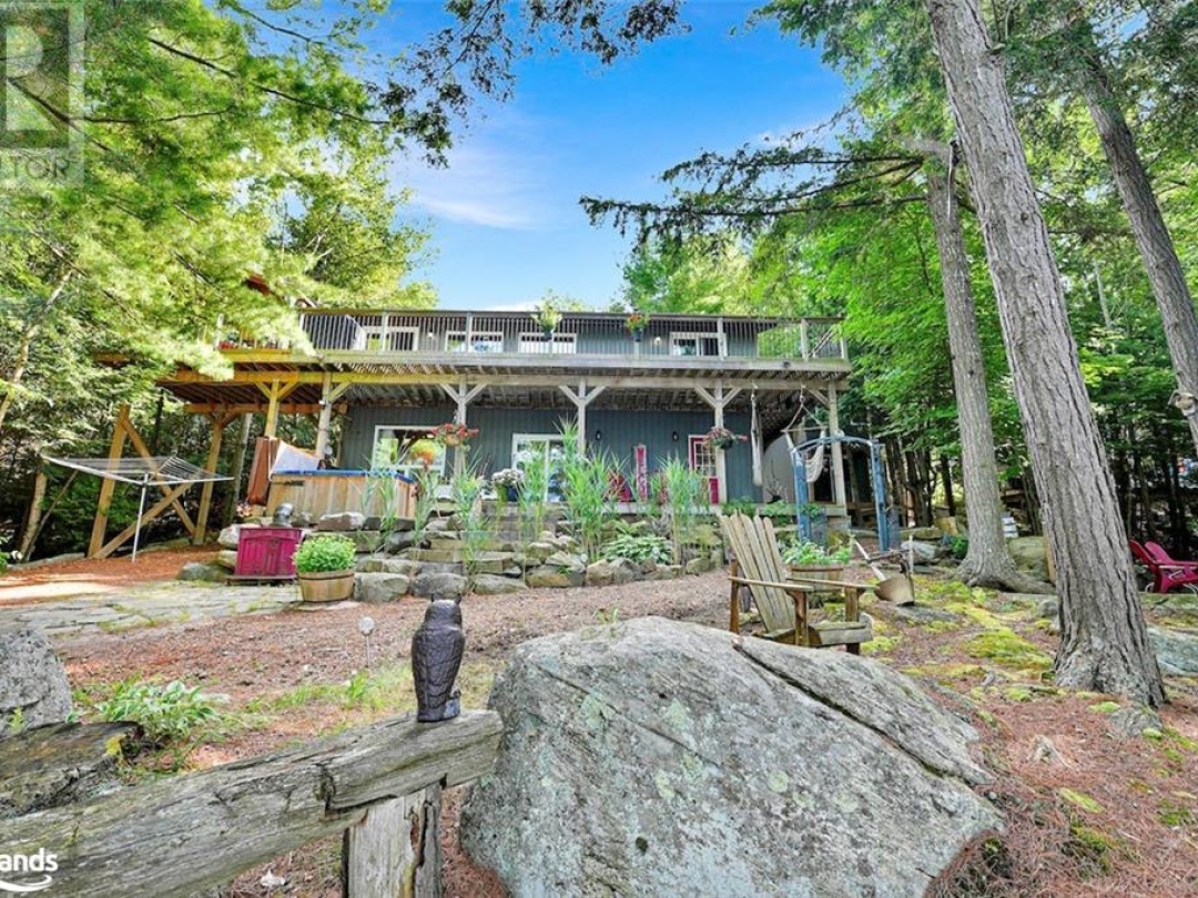 5543 Kennisis Lake Road, Kennisis Lake