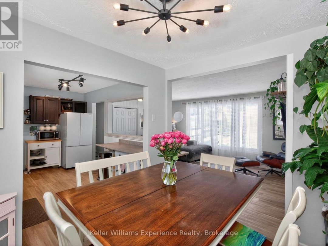 229 MOUNTAIN AVENUE, Tay (Waubaushene)