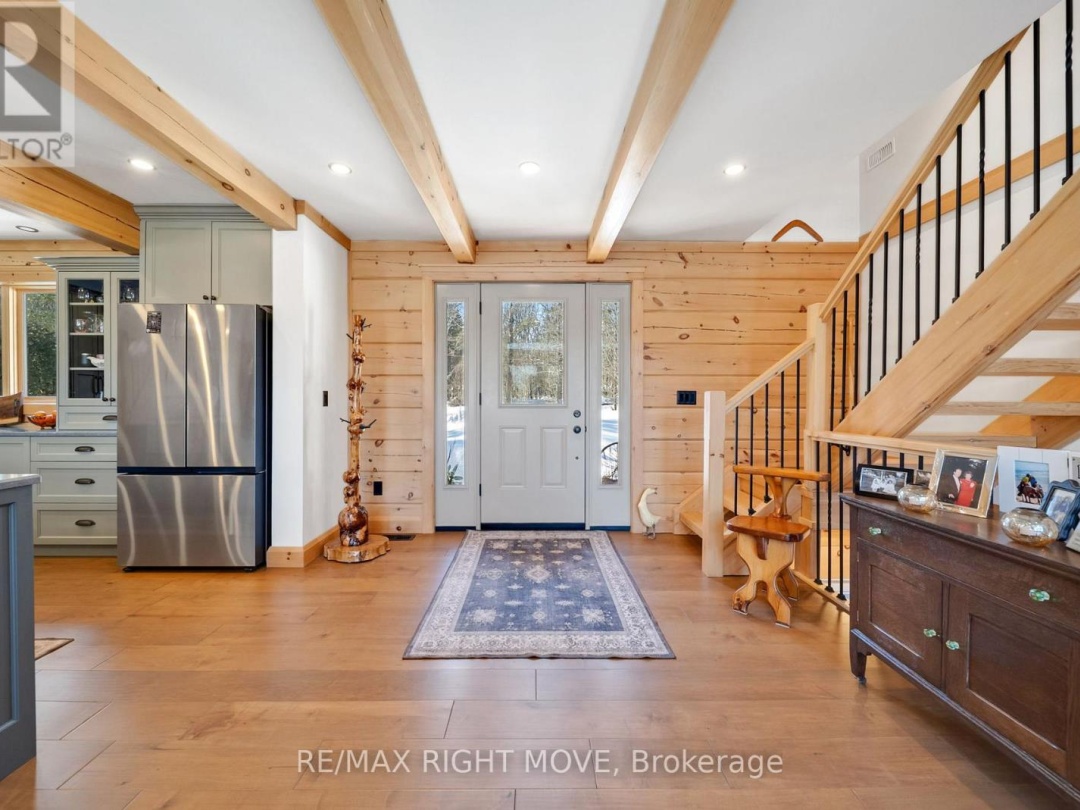 1935 MCLEOD DRIVE, Severn River