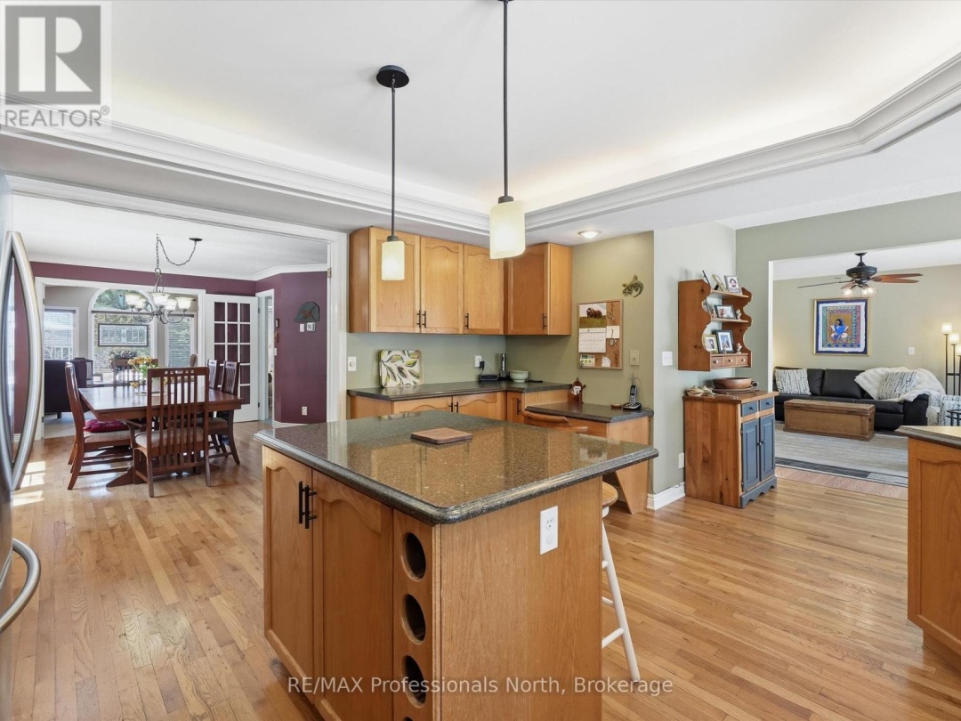 31 THE GRANITE BLUFF, Bracebridge (Macaulay)