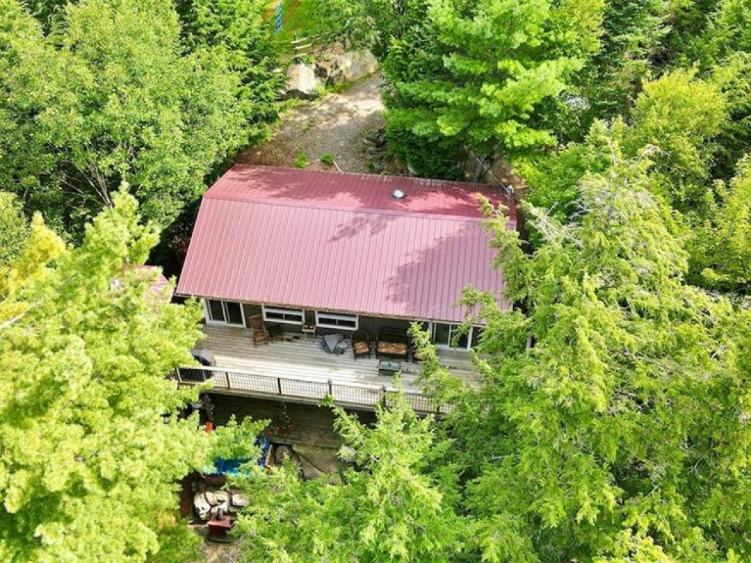 5543 Kennisis Lake Road, Kennisis Lake