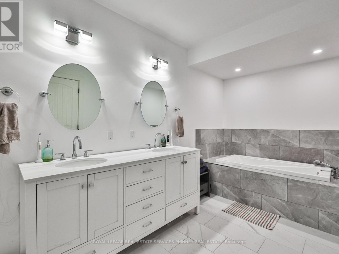 1068 XAVIER STREET, Gravenhurst (Morrison)