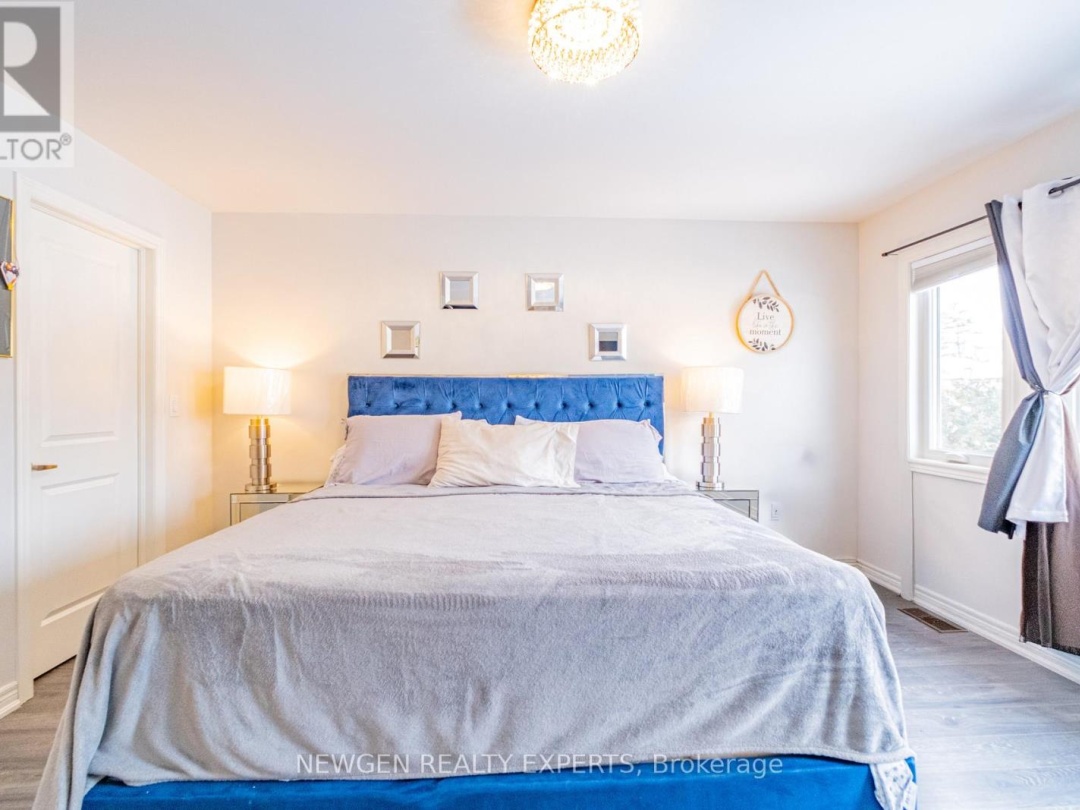 22 CHURCHLEA MEWS, Orillia